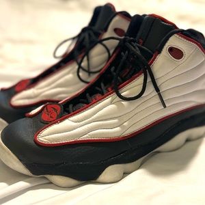 JORDAN PRO STRONG. 9.5